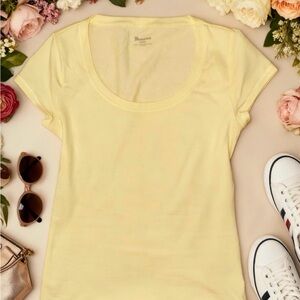 No Boundaries Light Yellow Short Sleeve Tee